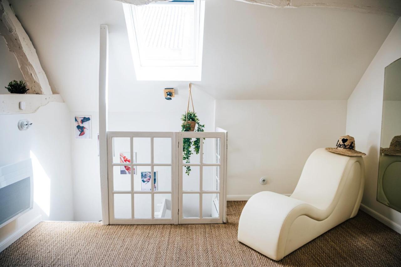 Loveroom Du Perche : Maison Avec Balneo Moulins-la-Marche Exterior photo